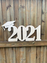 Load image into Gallery viewer, Wood Graduation 2021 Photo Prop
