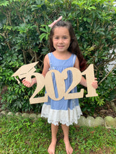 Load image into Gallery viewer, Wood Graduation 2021 Photo Prop
